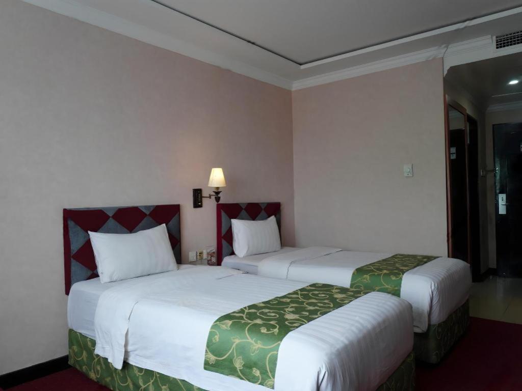 Grand Antares Hotel Medan Exterior foto